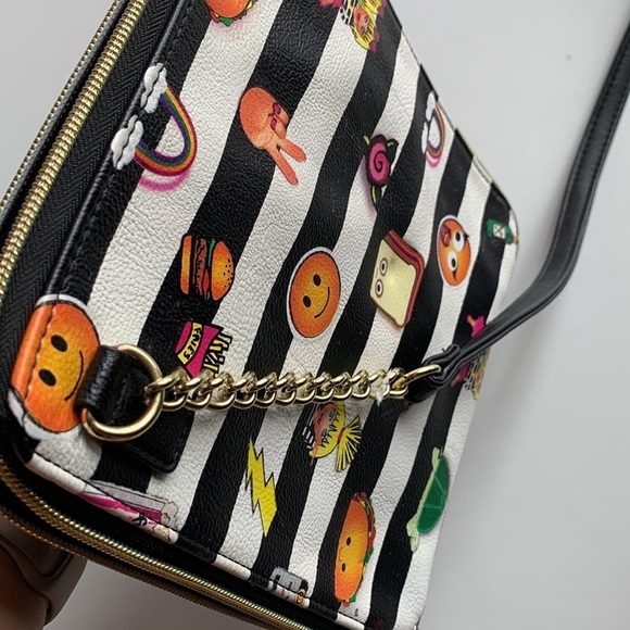 BETSY Johnson Crossbody Bag - Picture 15 of 17